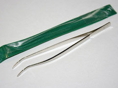 Showgard long bent spade end tweezers